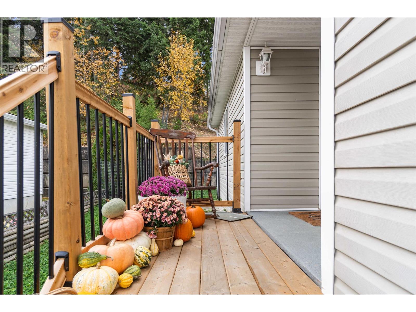 27 900 10 Avenue Southeast, Salmon Arm