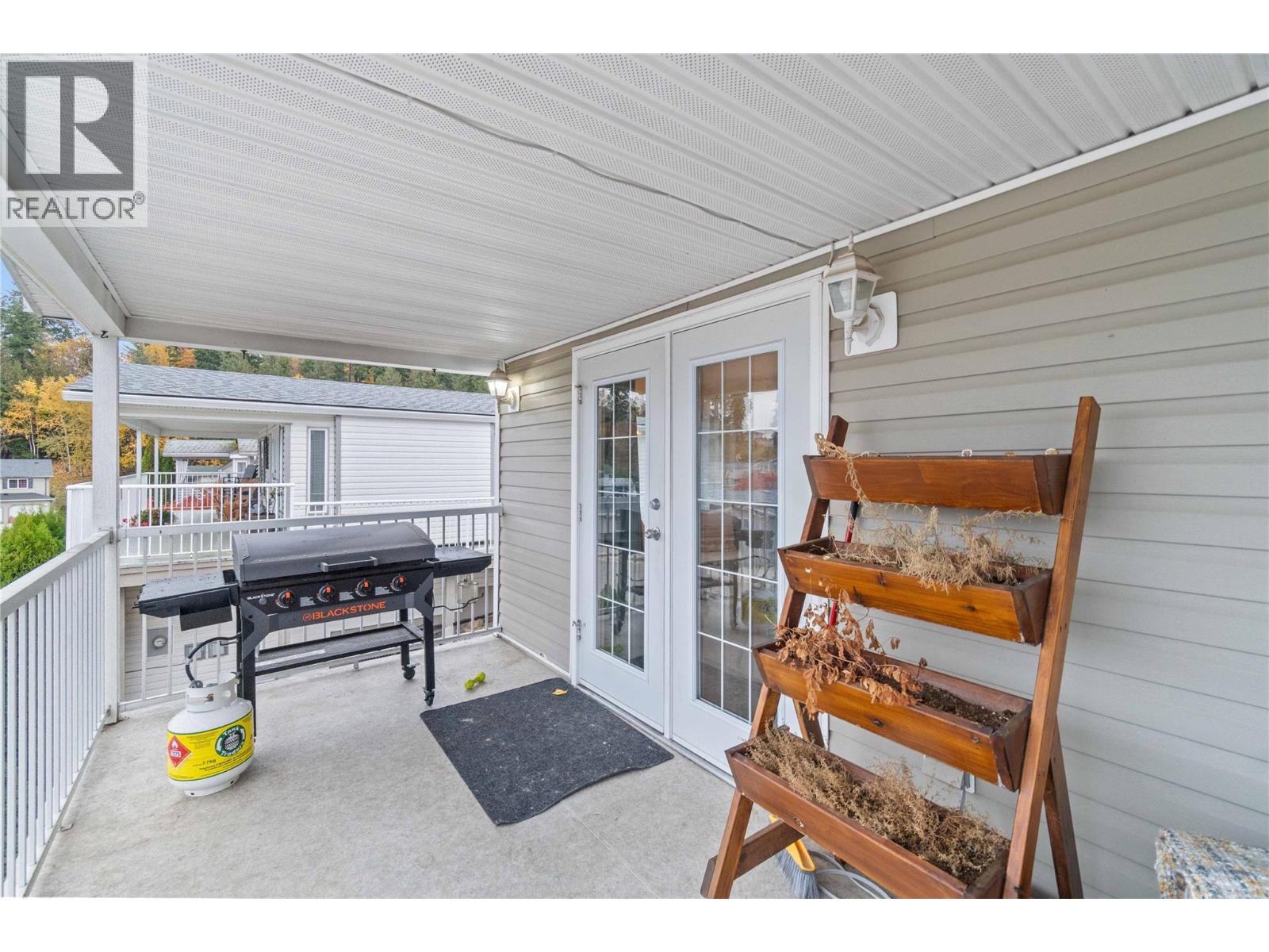 27 900 10 Avenue Southeast, Salmon Arm