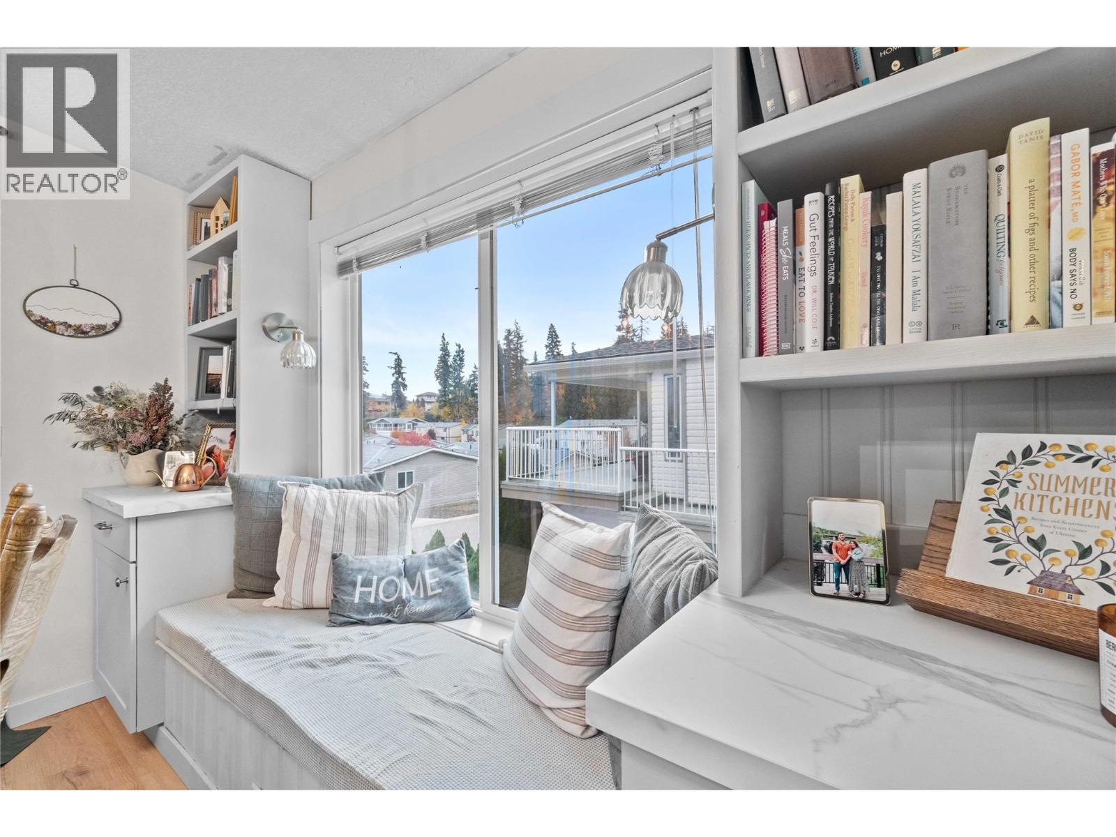 27 900 10 Avenue Southeast, Salmon Arm