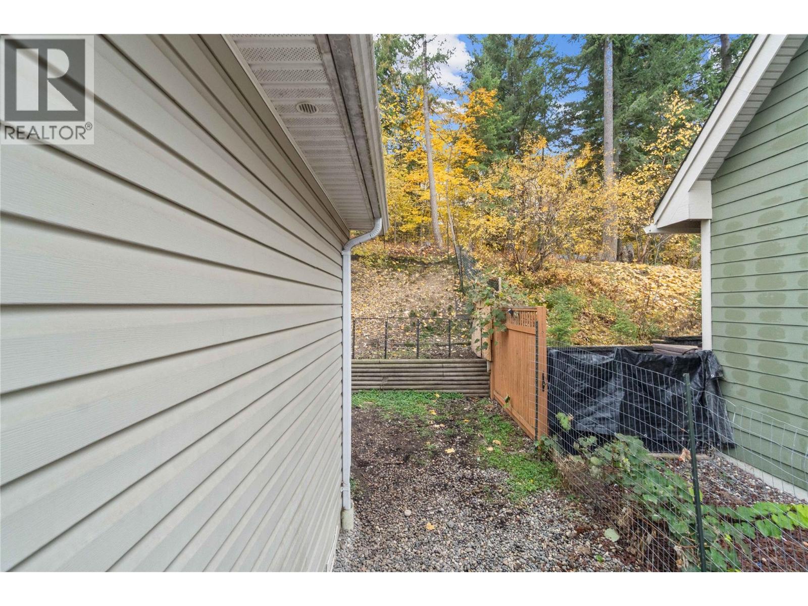 27 900 10 Avenue Southeast, Salmon Arm