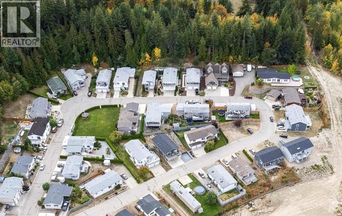 27 900 10 Avenue Southeast, Salmon Arm