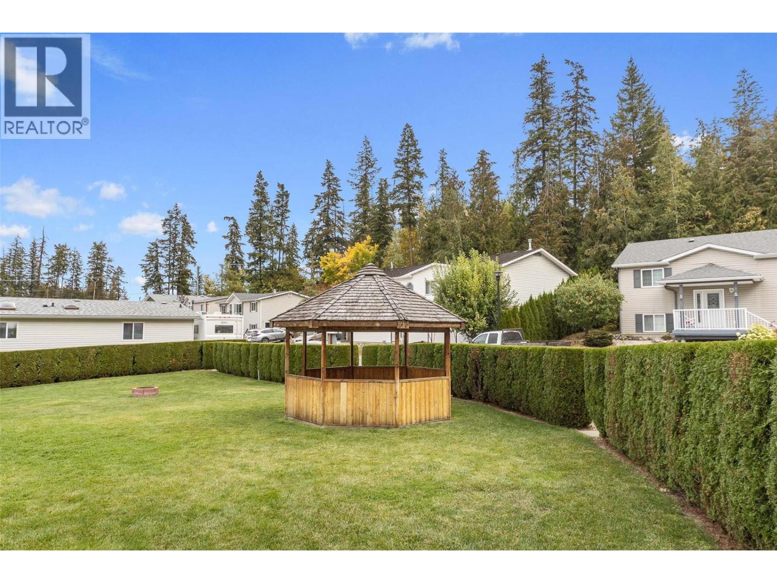 27 900 10 Avenue Southeast, Salmon Arm