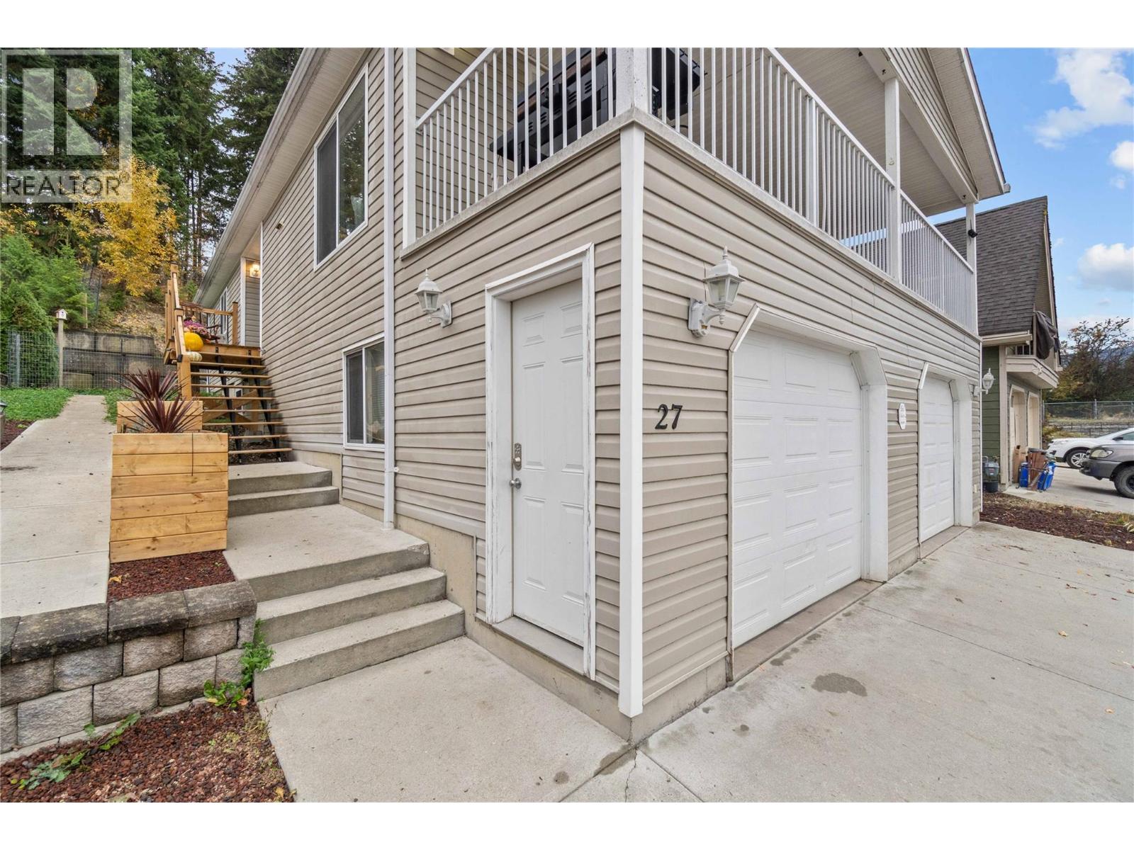 27 900 10 Avenue Southeast, Salmon Arm