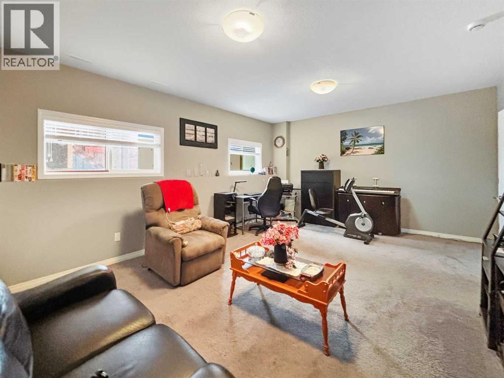 34 Hutton Place, Penhold