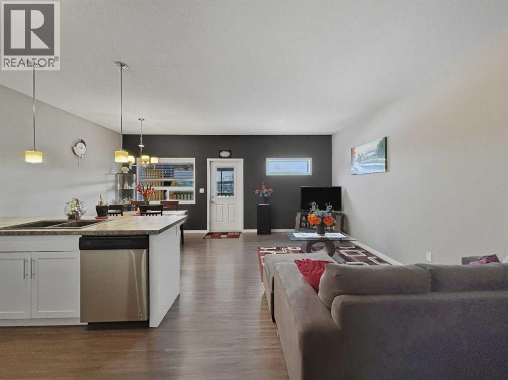 34 Hutton Place, Penhold