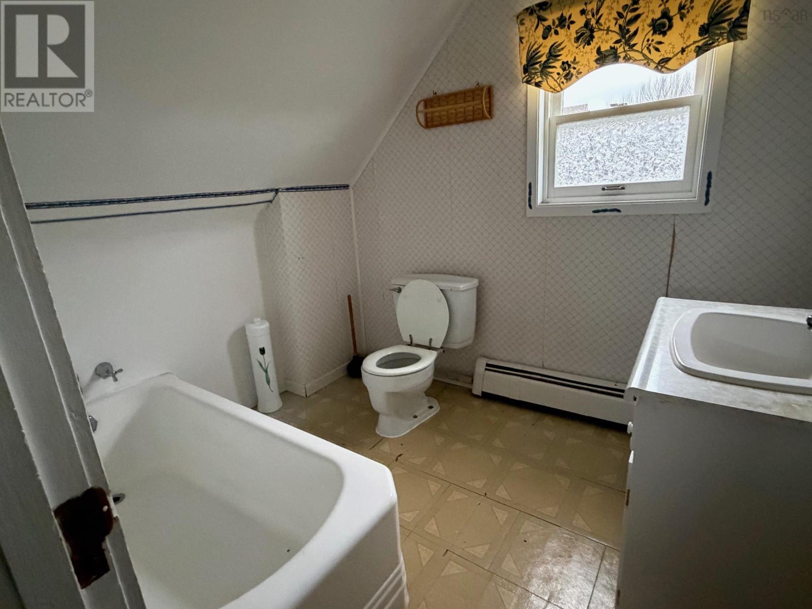 Property 21 of 21 of 16364 Cabot Trail