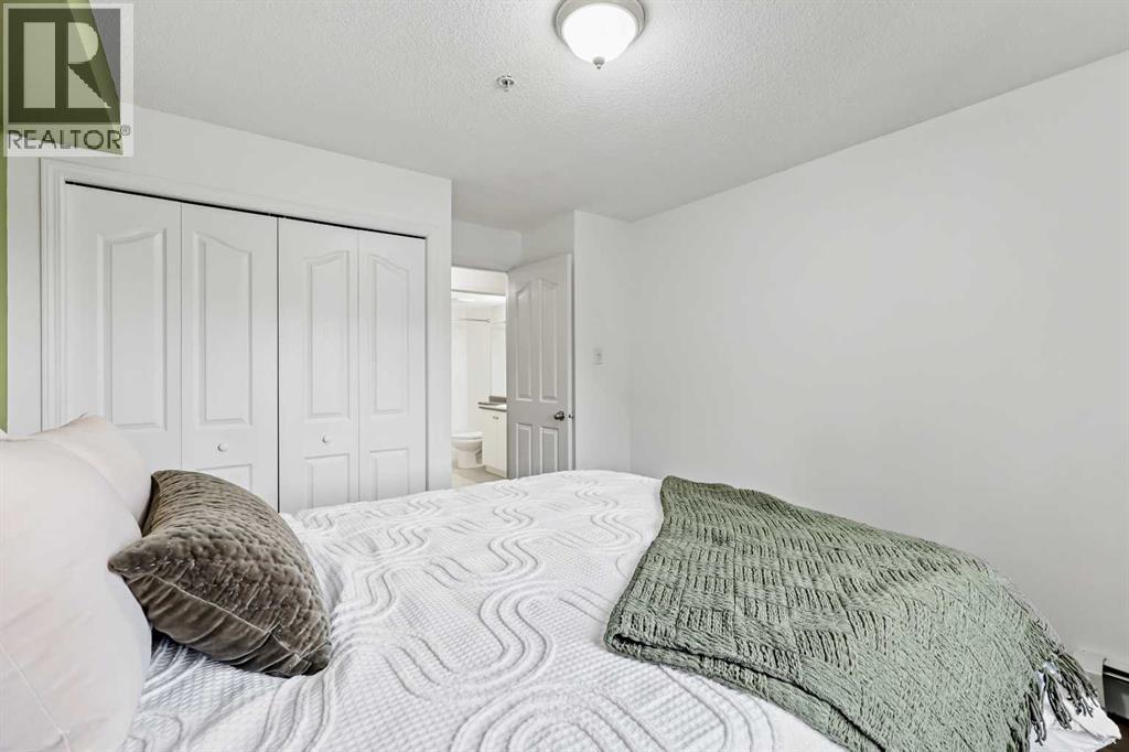 Single Family House for Sale in   Eversyde Avenue SW Evergreen Calgary 