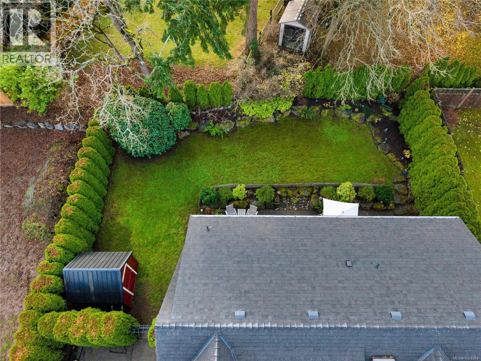  935 Lodge Avenue, Saanich