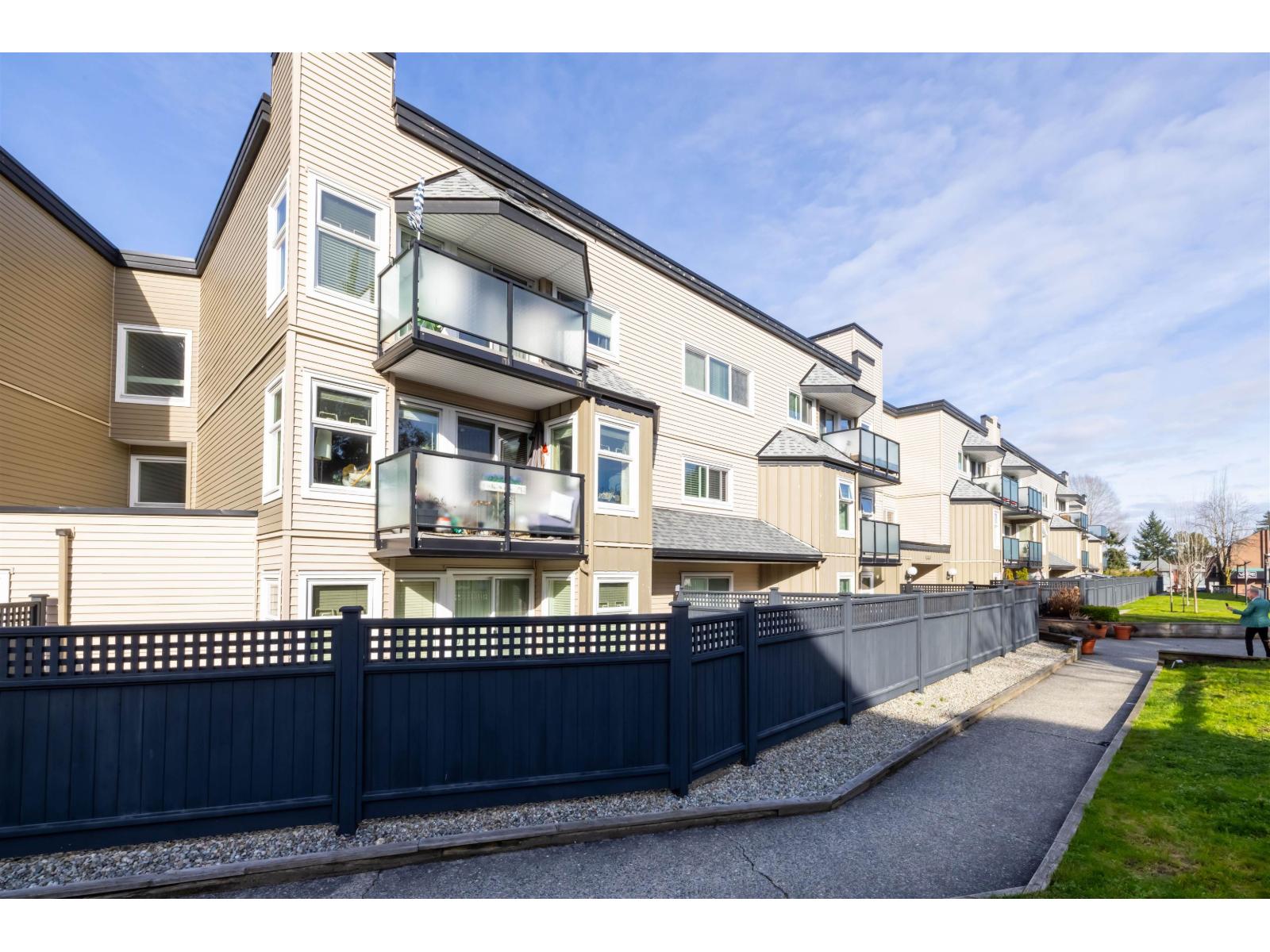 110 1850 E SOUTHMERE CRESCENT - Photo 4 of 22, Surrey, British Columbia