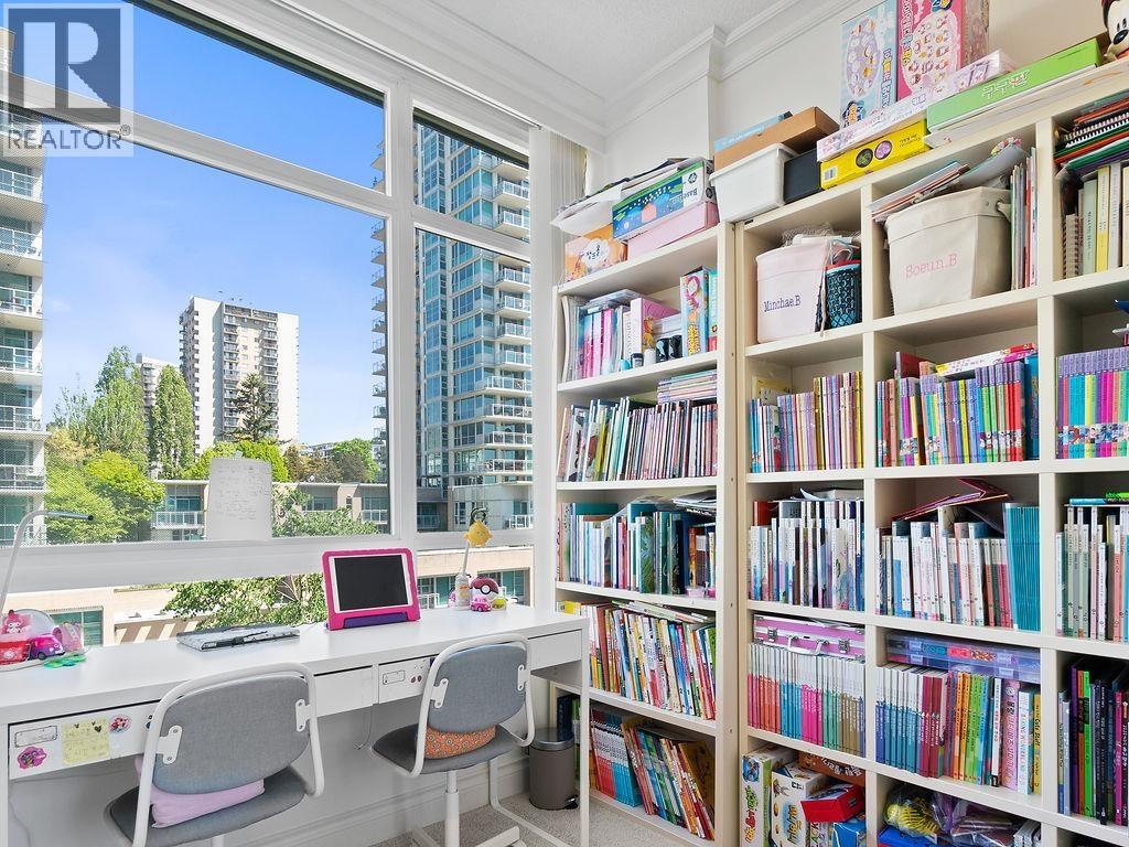 602 162 VICTORY SHIP WAY, North Vancouver