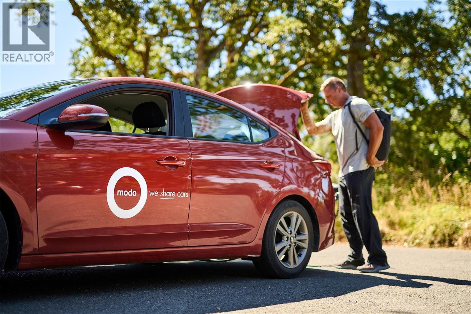 202 3839 Quadra Street, Saanich