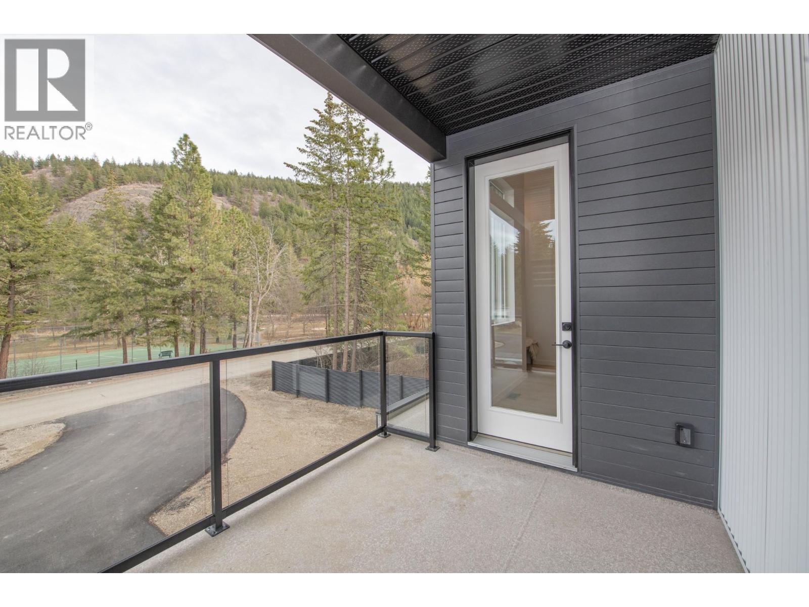 #5 9188 Tronson Road - 38