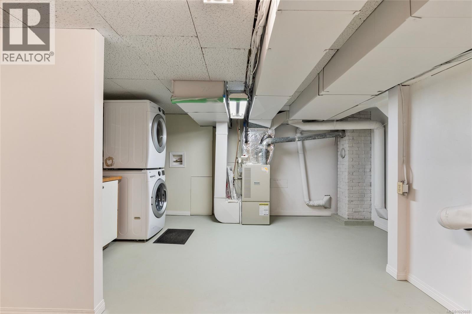  3944 Cedar Hill Cross Road, Saanich