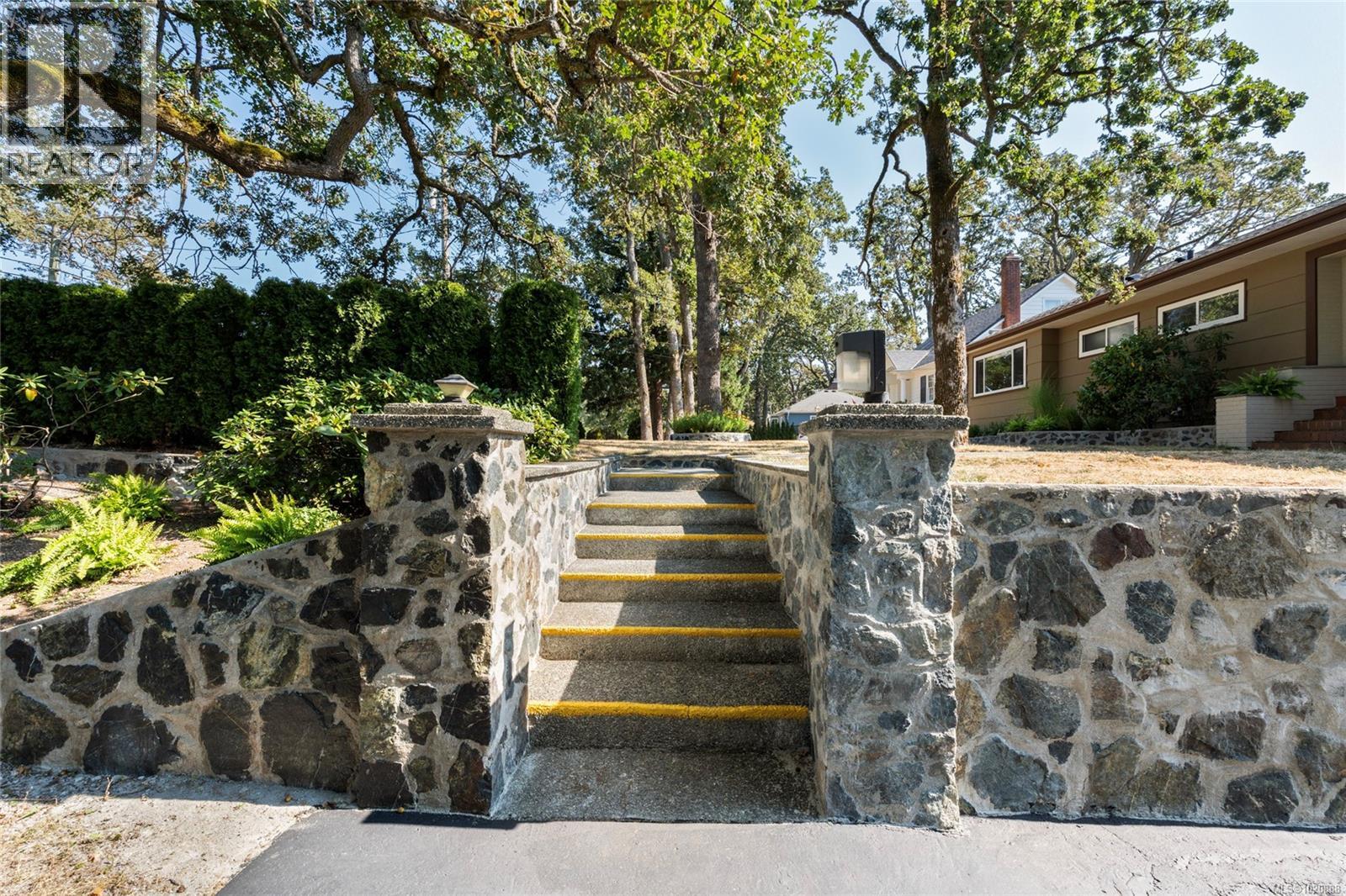  3944 Cedar Hill Cross Road, Saanich