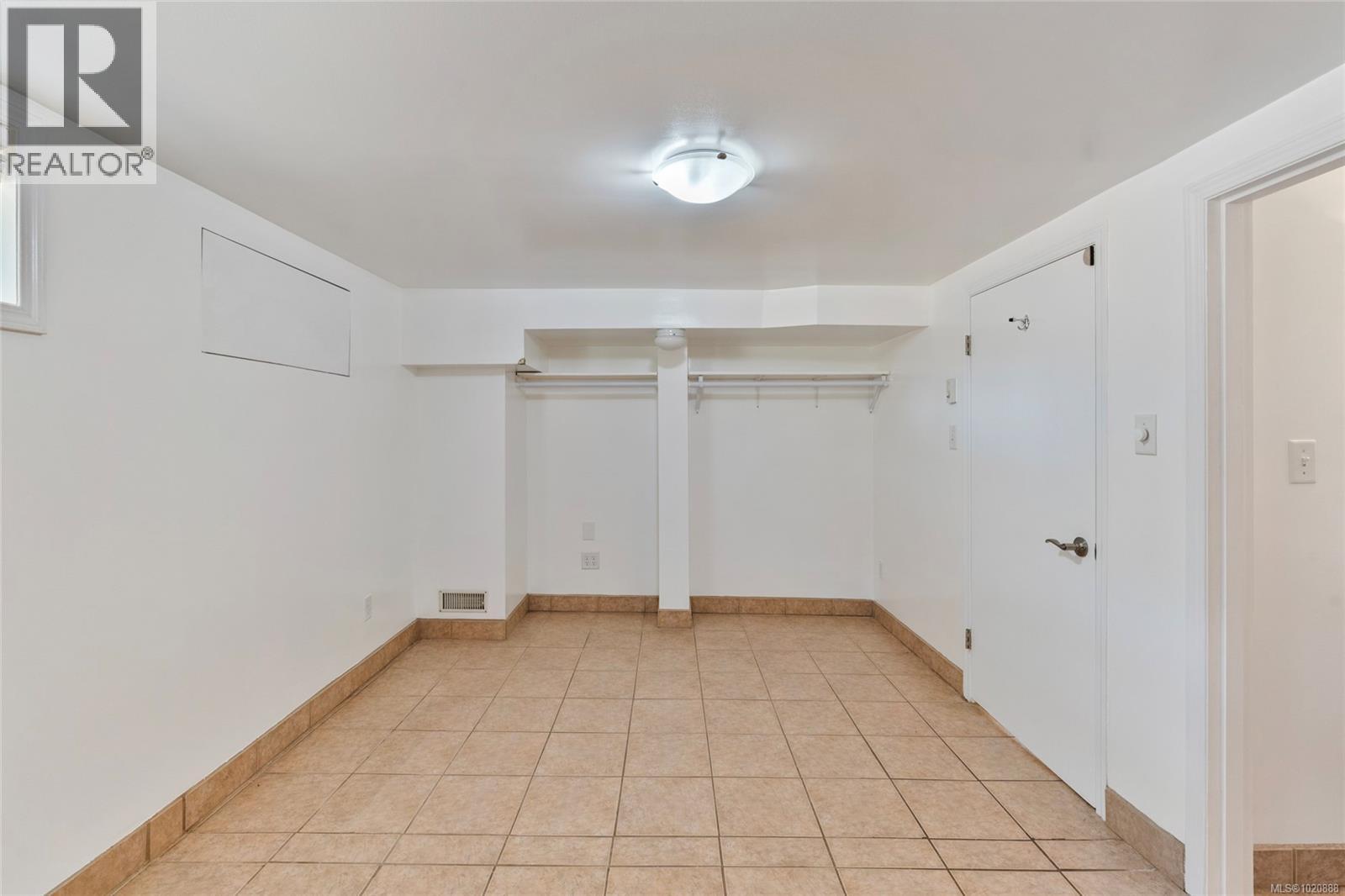  3944 Cedar Hill Cross Road, Saanich