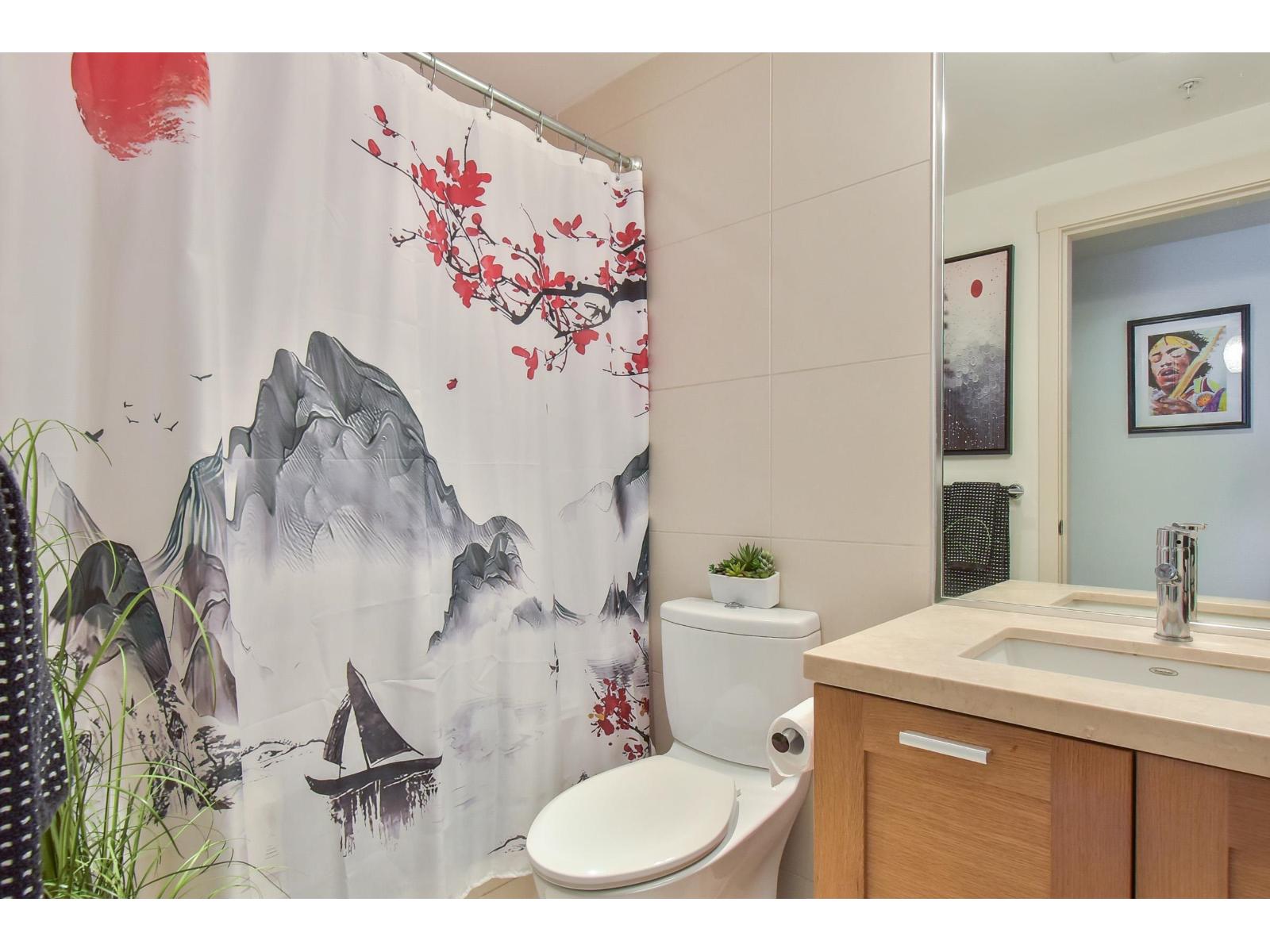 1207 15152 RUSSELL AVENUE, White Rock