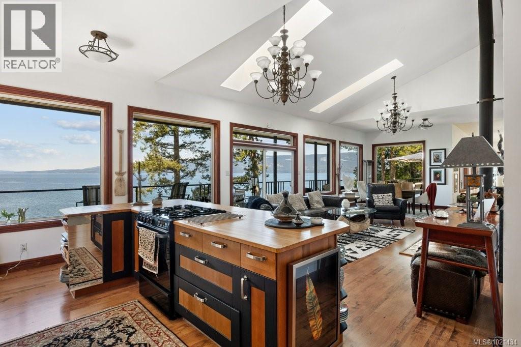 777 Mine Rd, Lasqueti Island