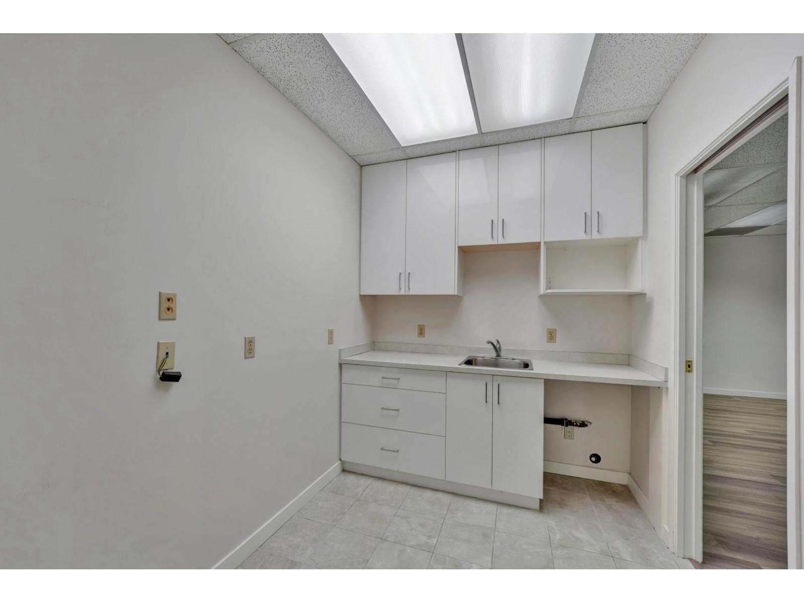 Office in Delta - Image 14