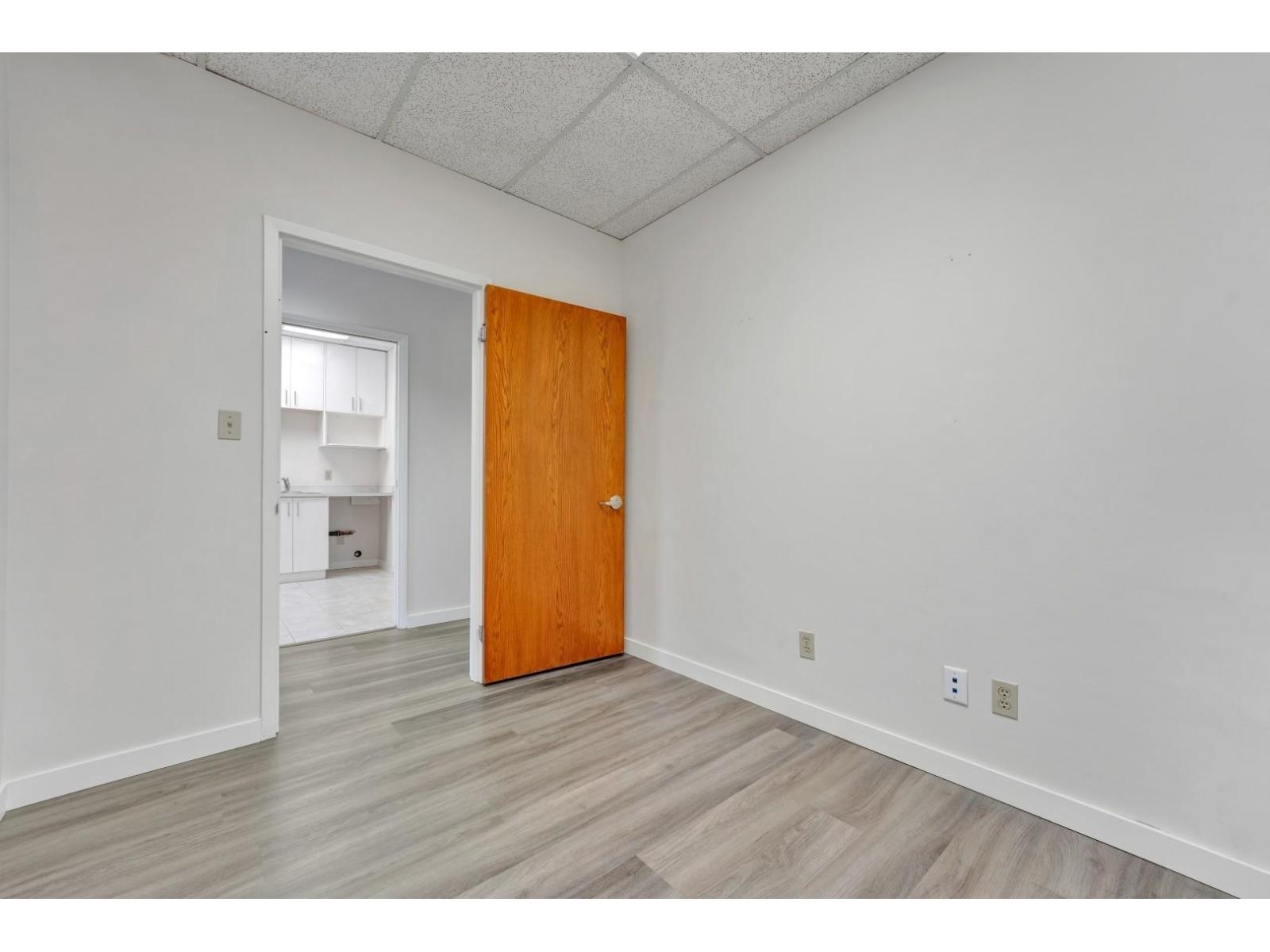 Office in Delta - Image 16