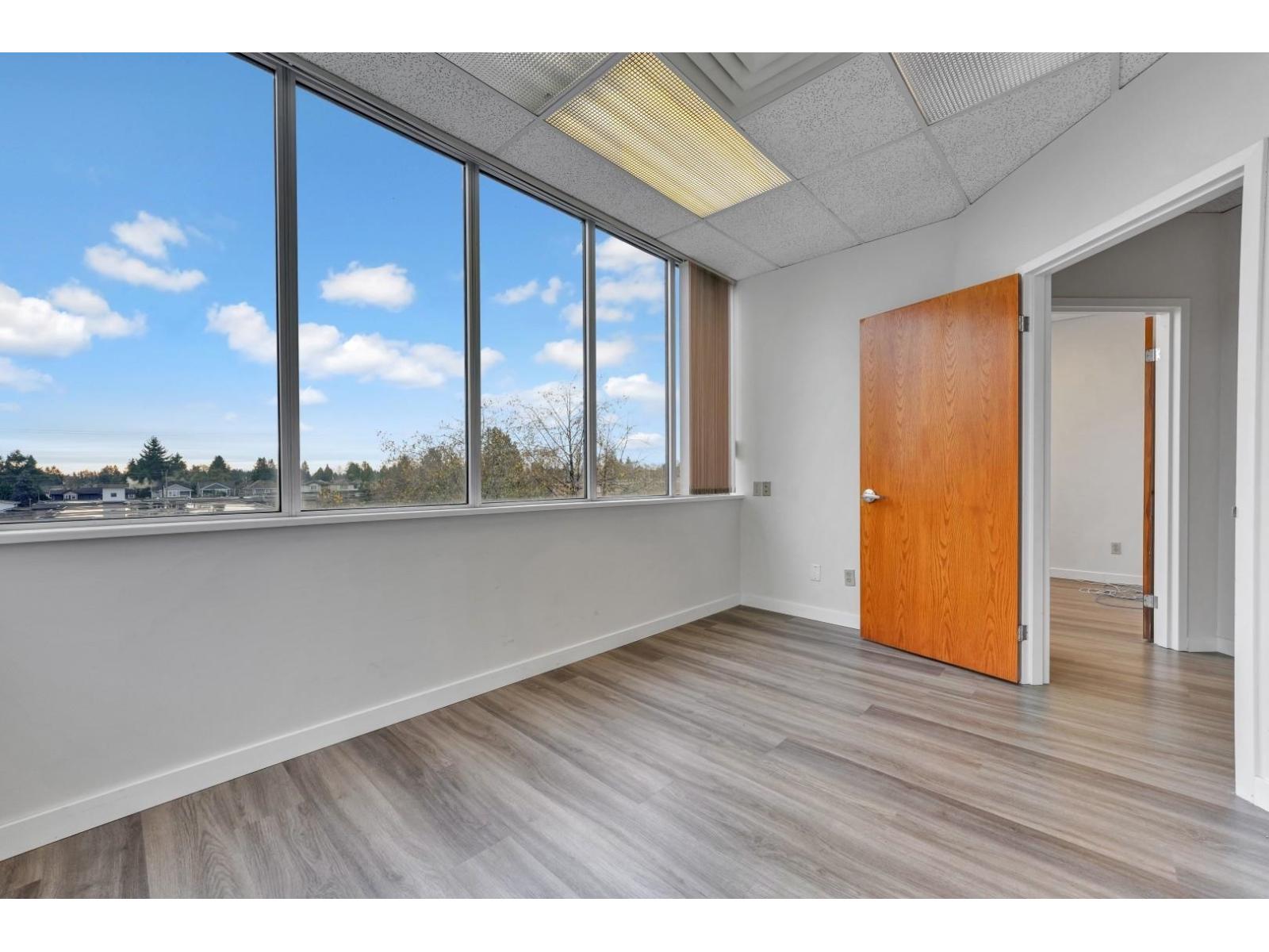 Office in Delta - Image 22