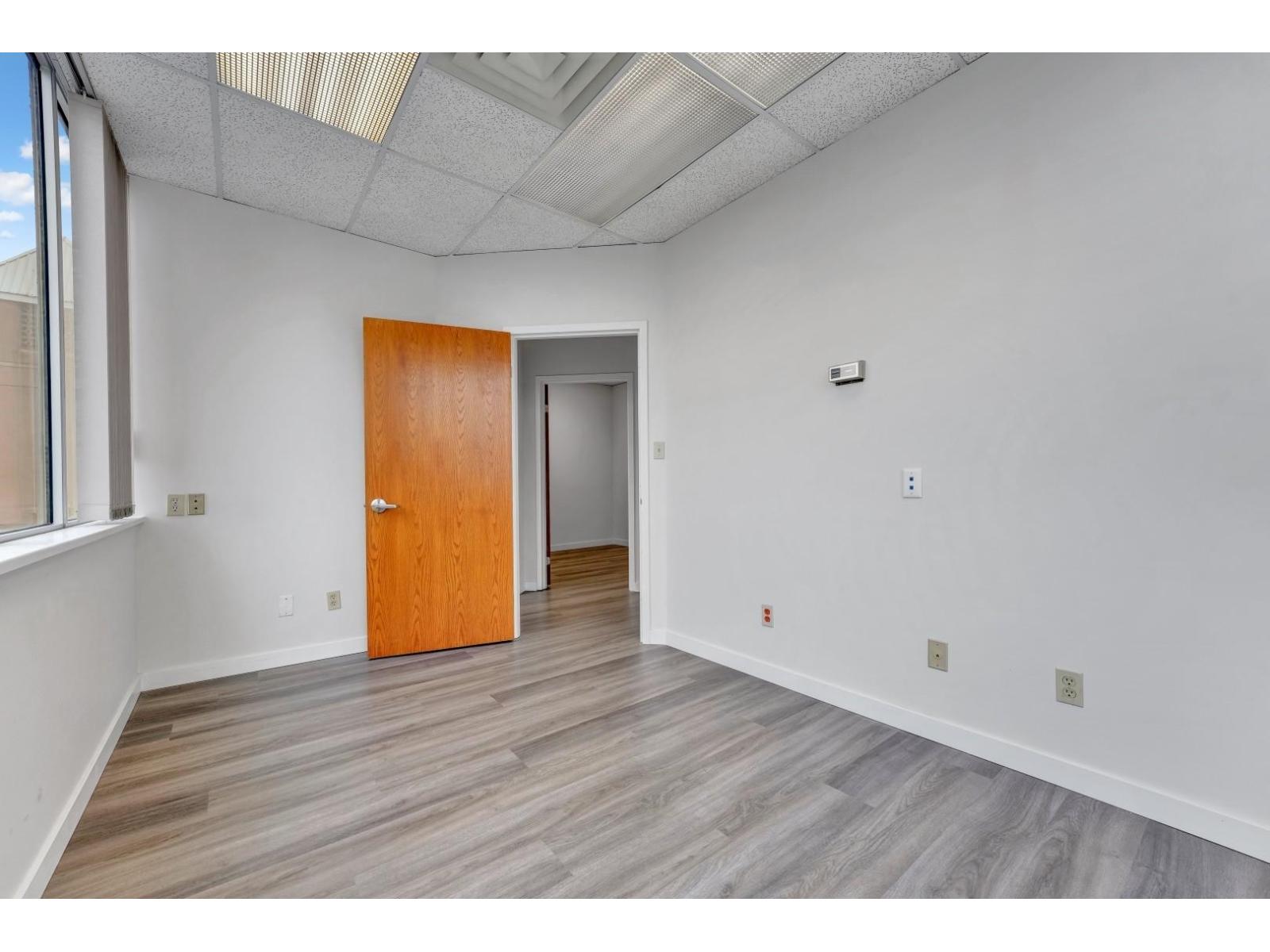 Office in Delta - Image 23