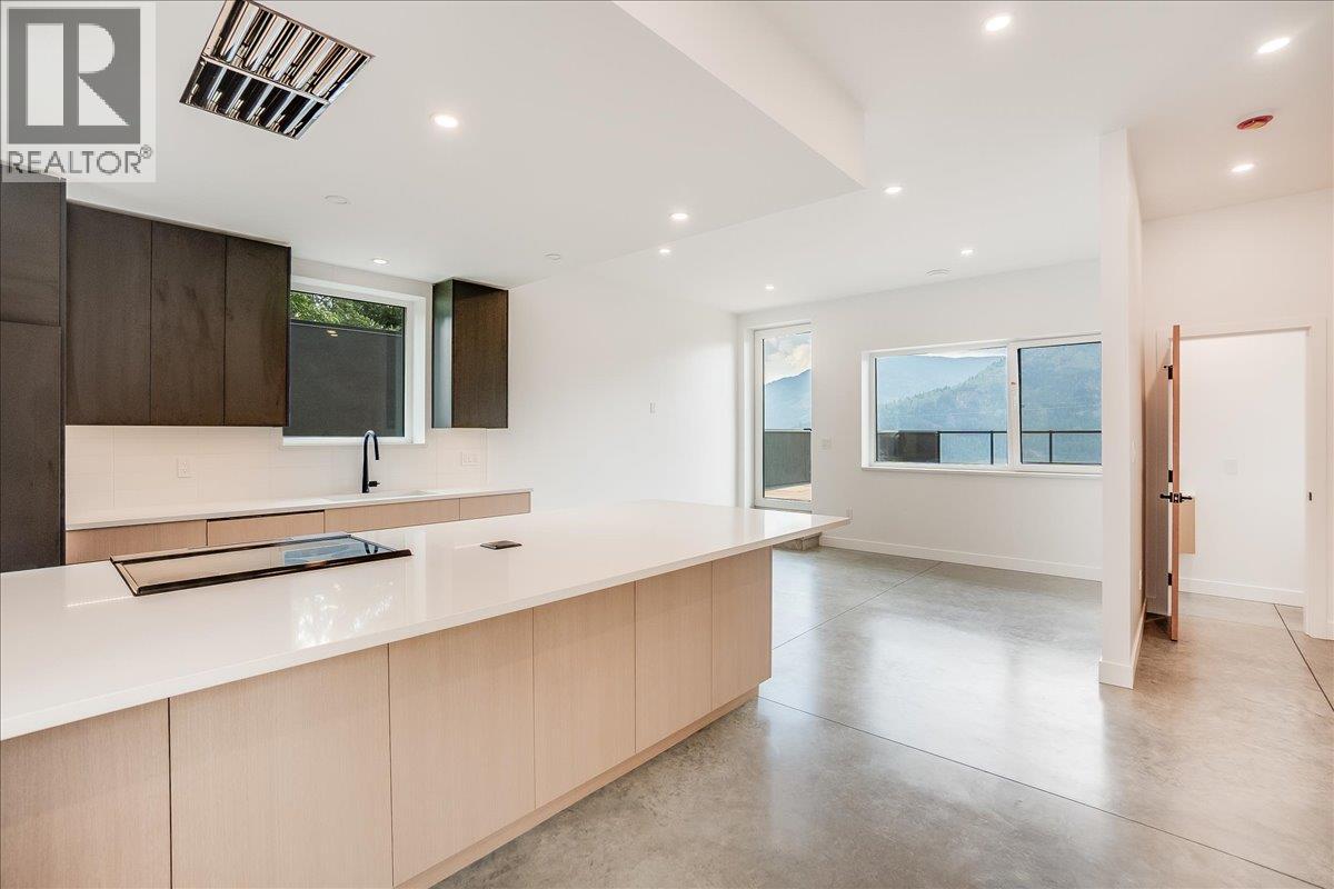 C-620 Richards Street, Nelson