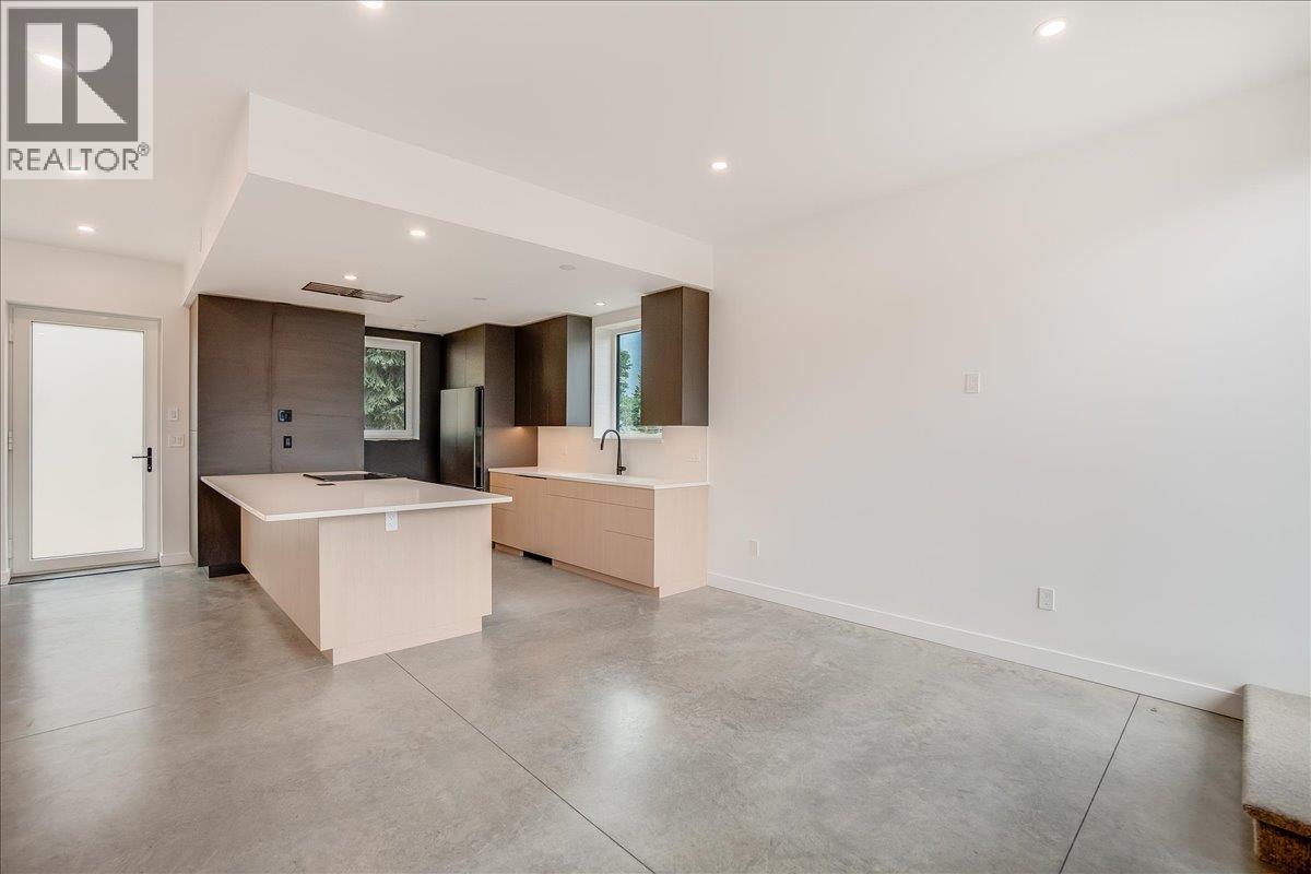 C-620 Richards Street, Nelson