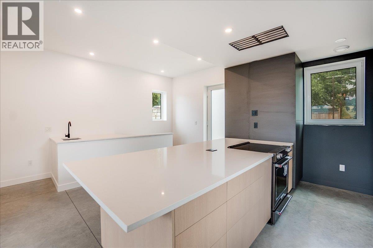 C-620 Richards Street, Nelson