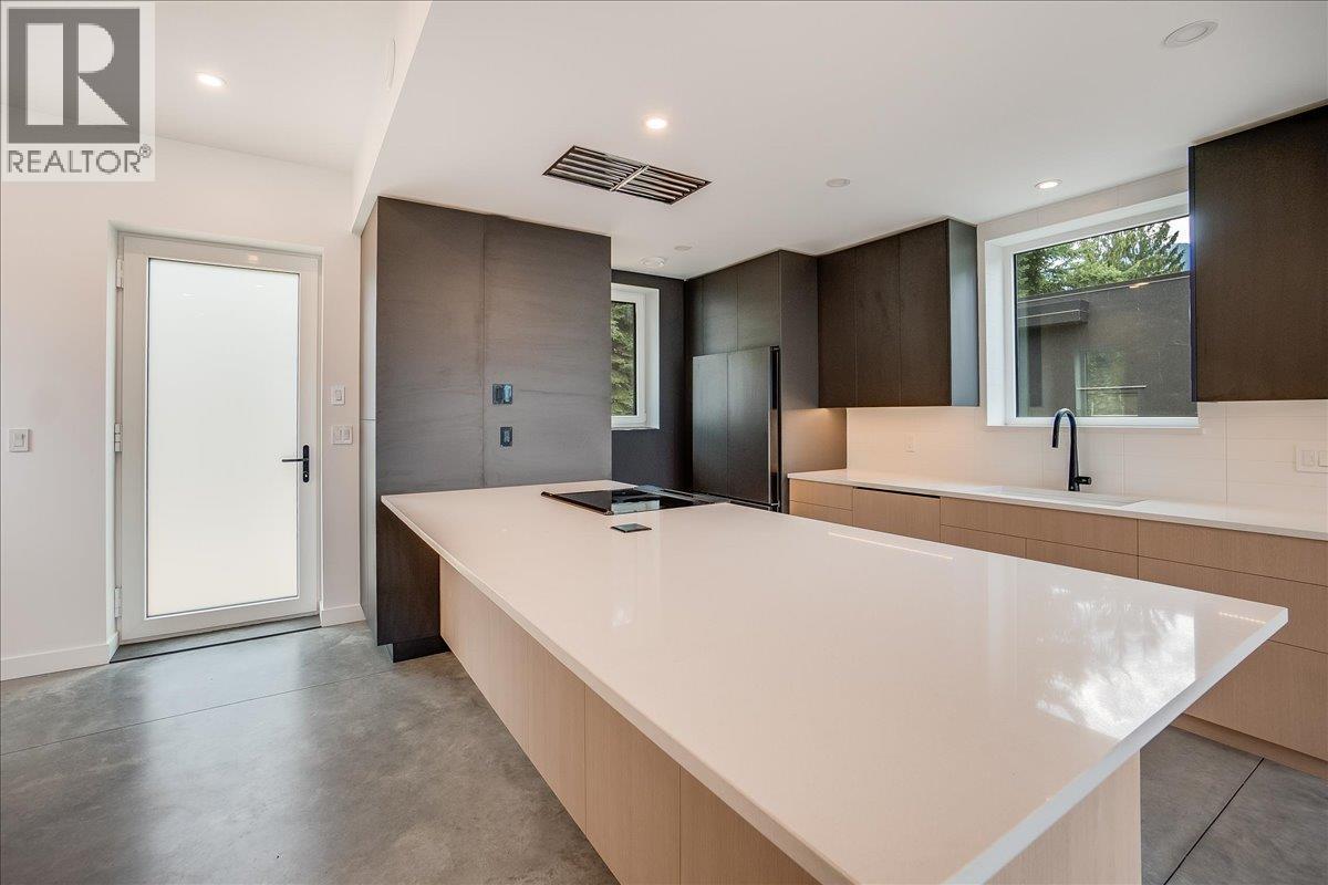 C-620 Richards Street, Nelson