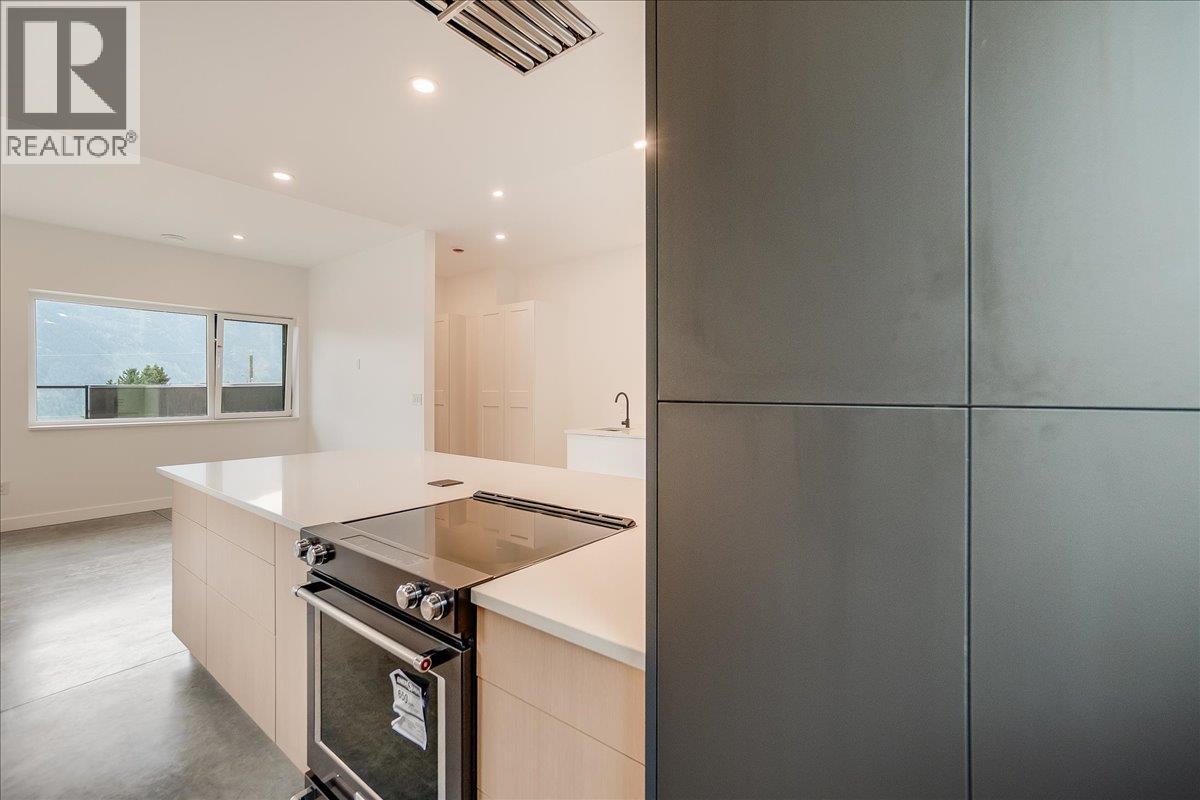 C-620 Richards Street, Nelson