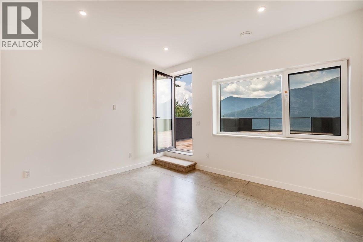 C-620 Richards Street, Nelson