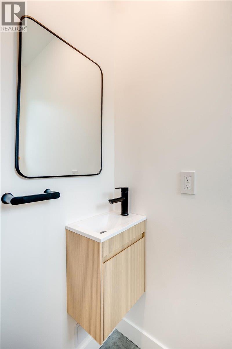 C-620 Richards Street, Nelson