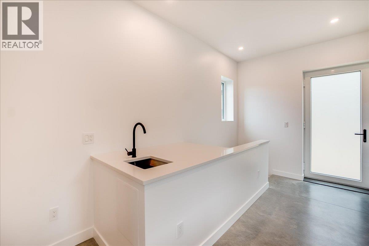 C-620 Richards Street, Nelson