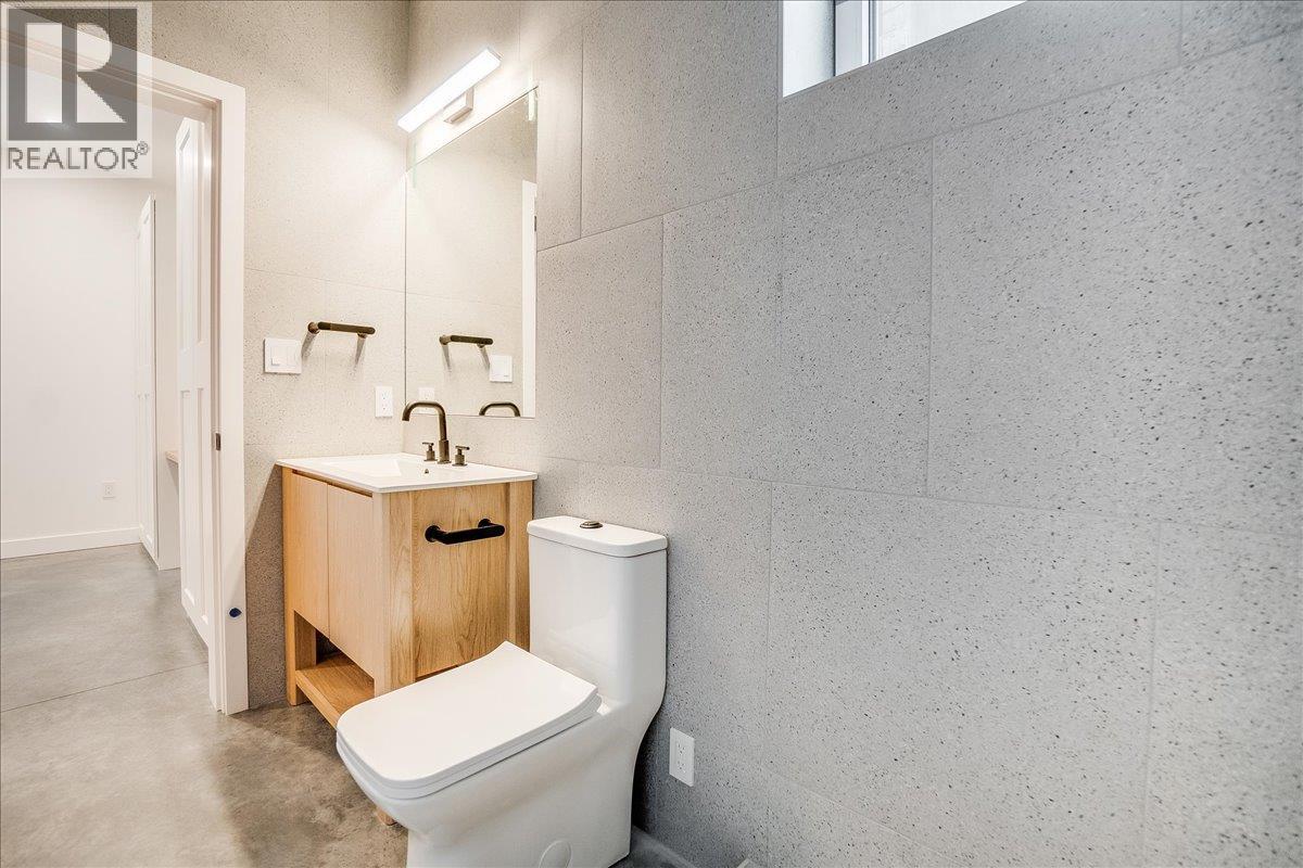 C-620 Richards Street, Nelson