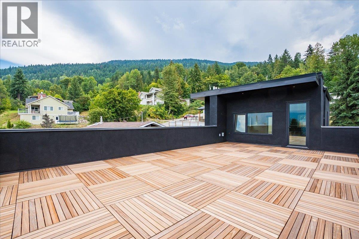 C-620 Richards Street, Nelson