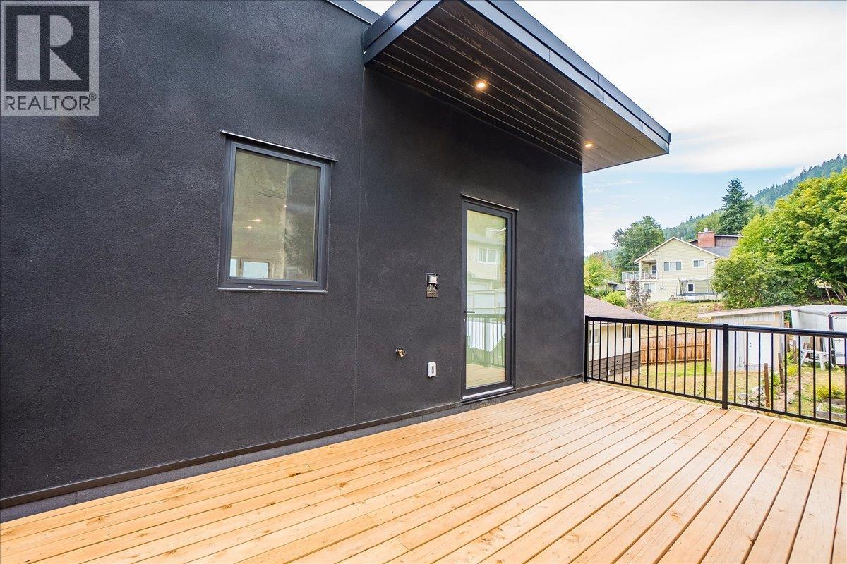 C-620 Richards Street, Nelson