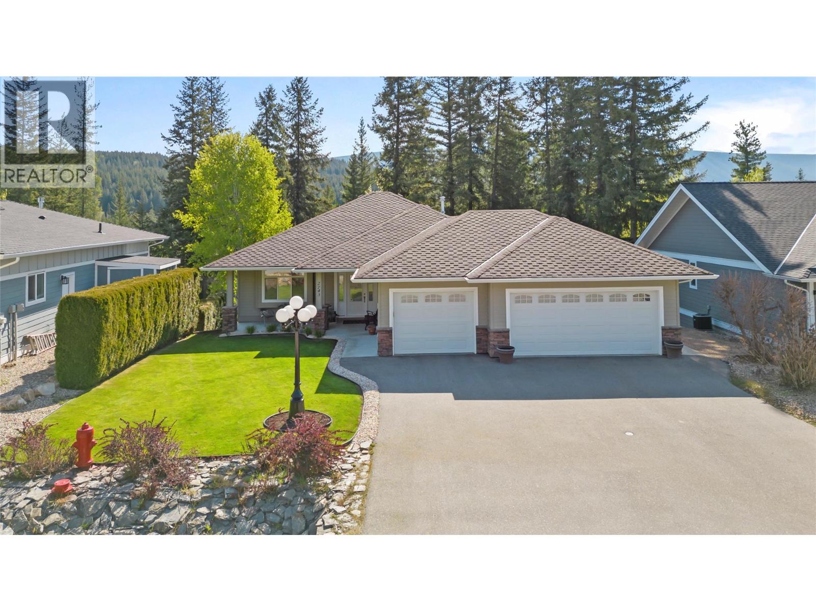  2743 Golf Course Drive, Blind Bay