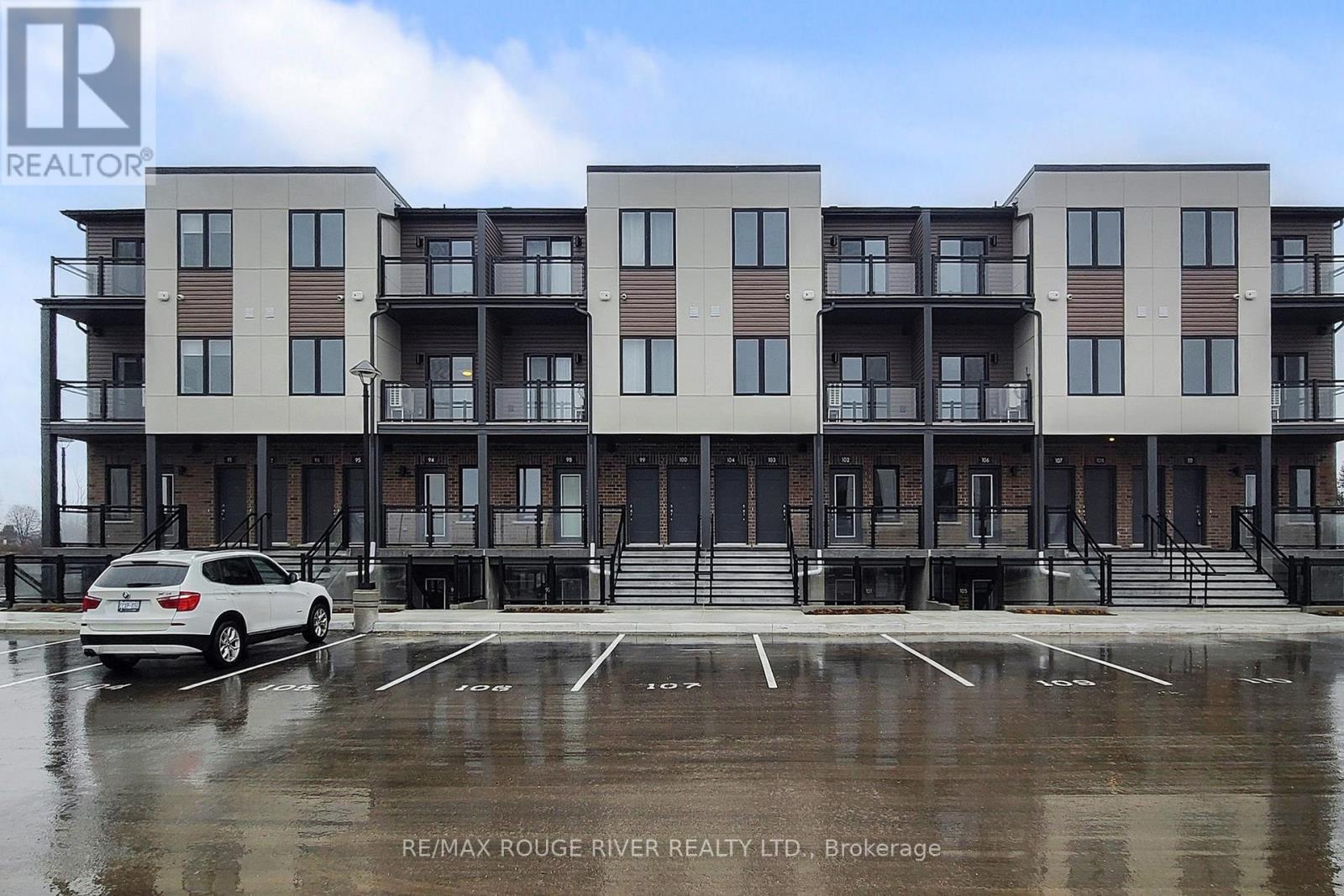 940 St David Street North 95