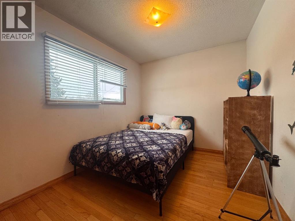 Single Family House Bungalow for Sale in   Street SE Southview Calgary 