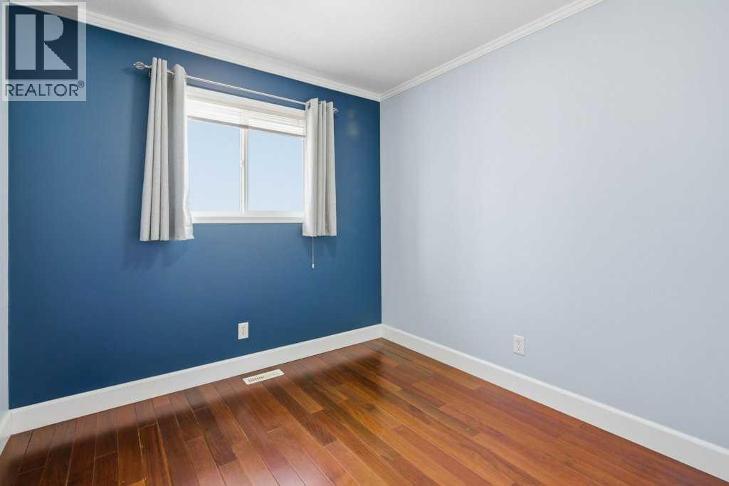 Single Family House for Sale in  Mt. Aberdeen Close SE McKenzie Lake Calgary 