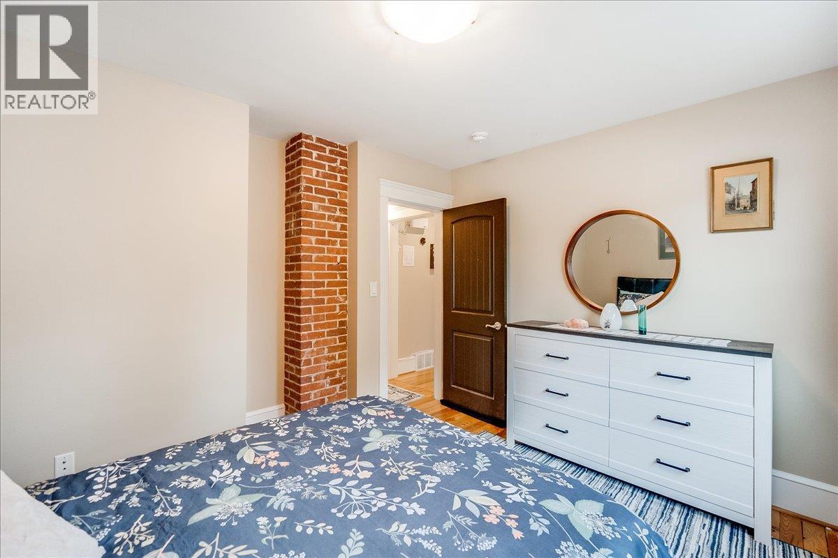  214 11th Avenue, Castlegar