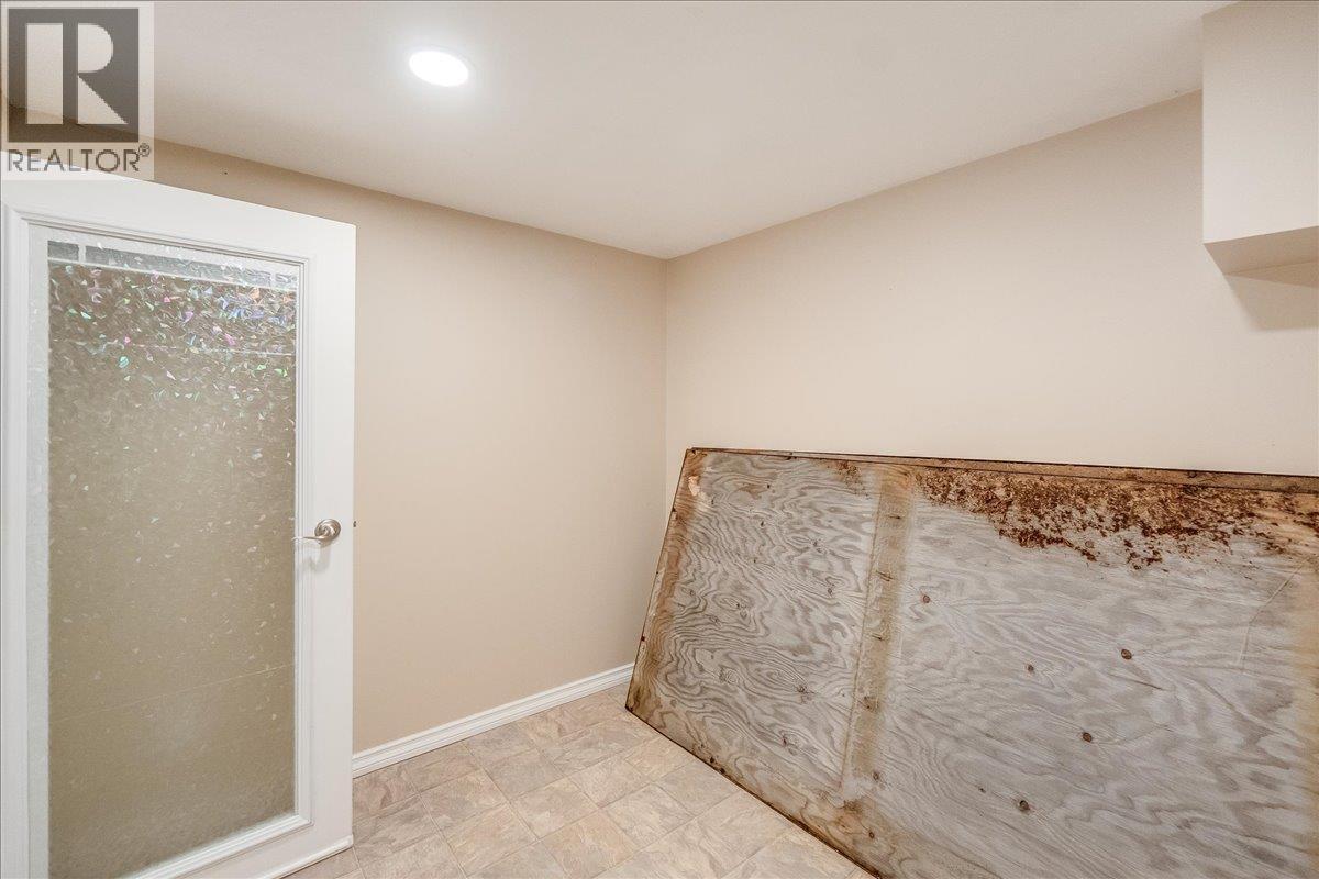  214 11th Avenue, Castlegar