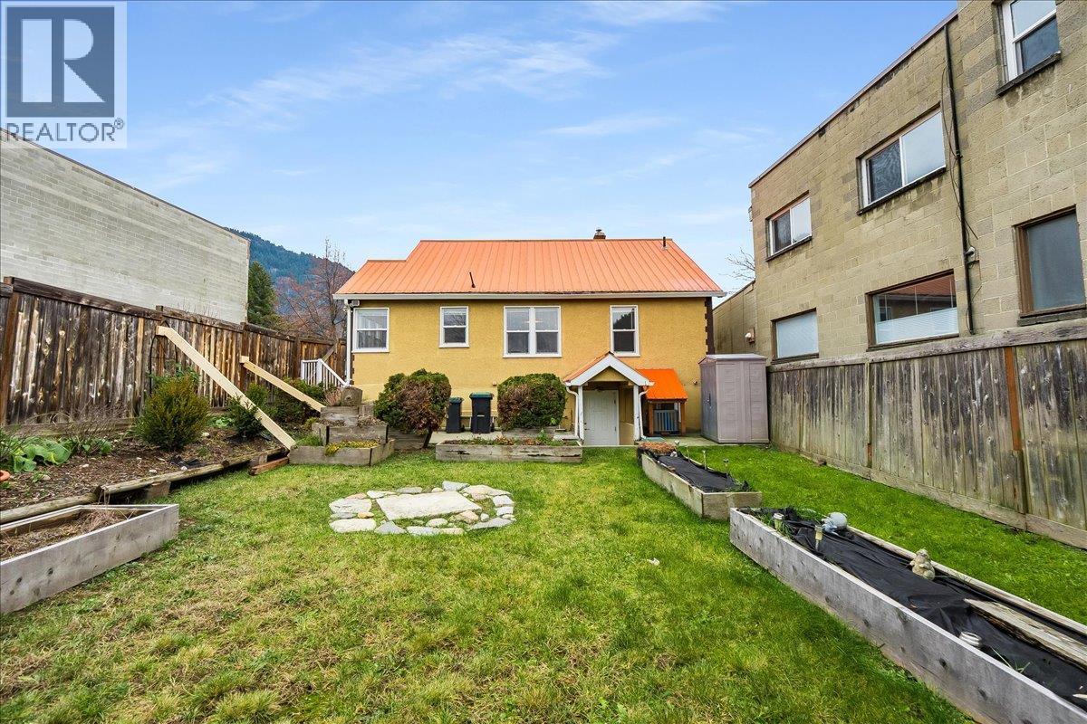  214 11th Avenue, Castlegar