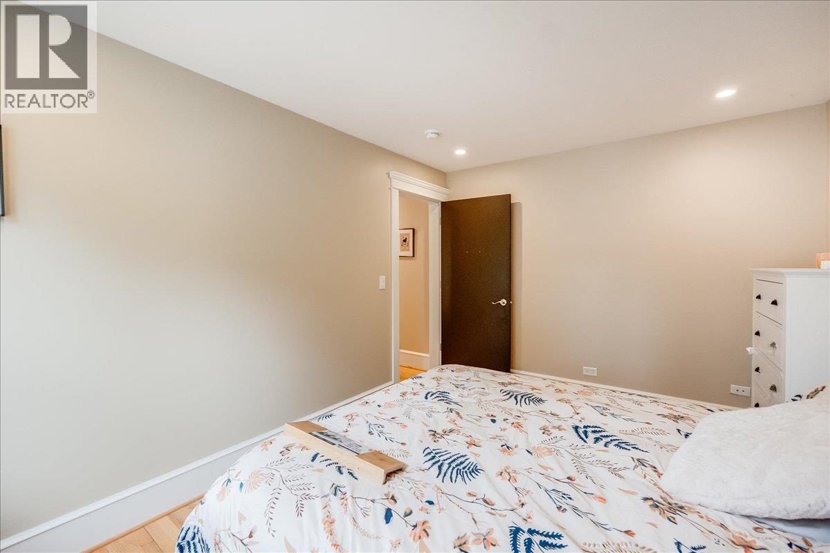  214 11th Avenue, Castlegar