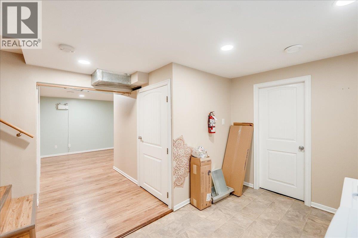  214 11th Avenue, Castlegar