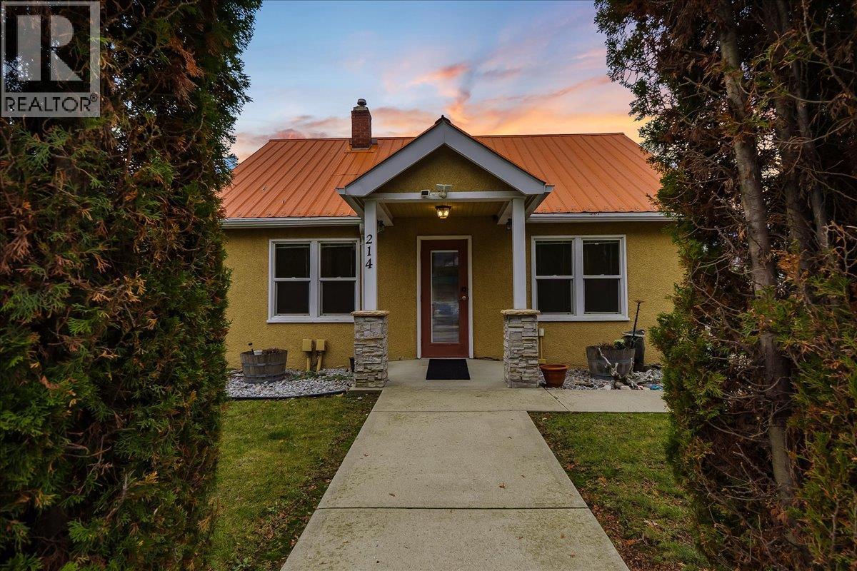  214 11th Avenue, Castlegar