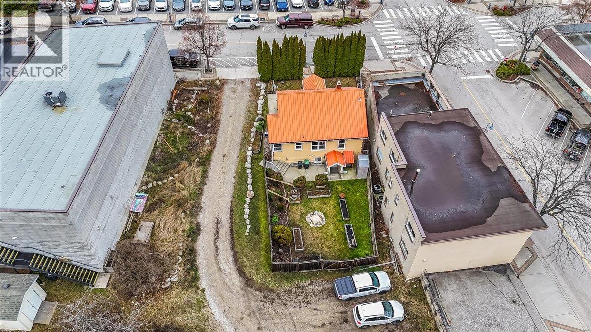  214 11th Avenue, Castlegar