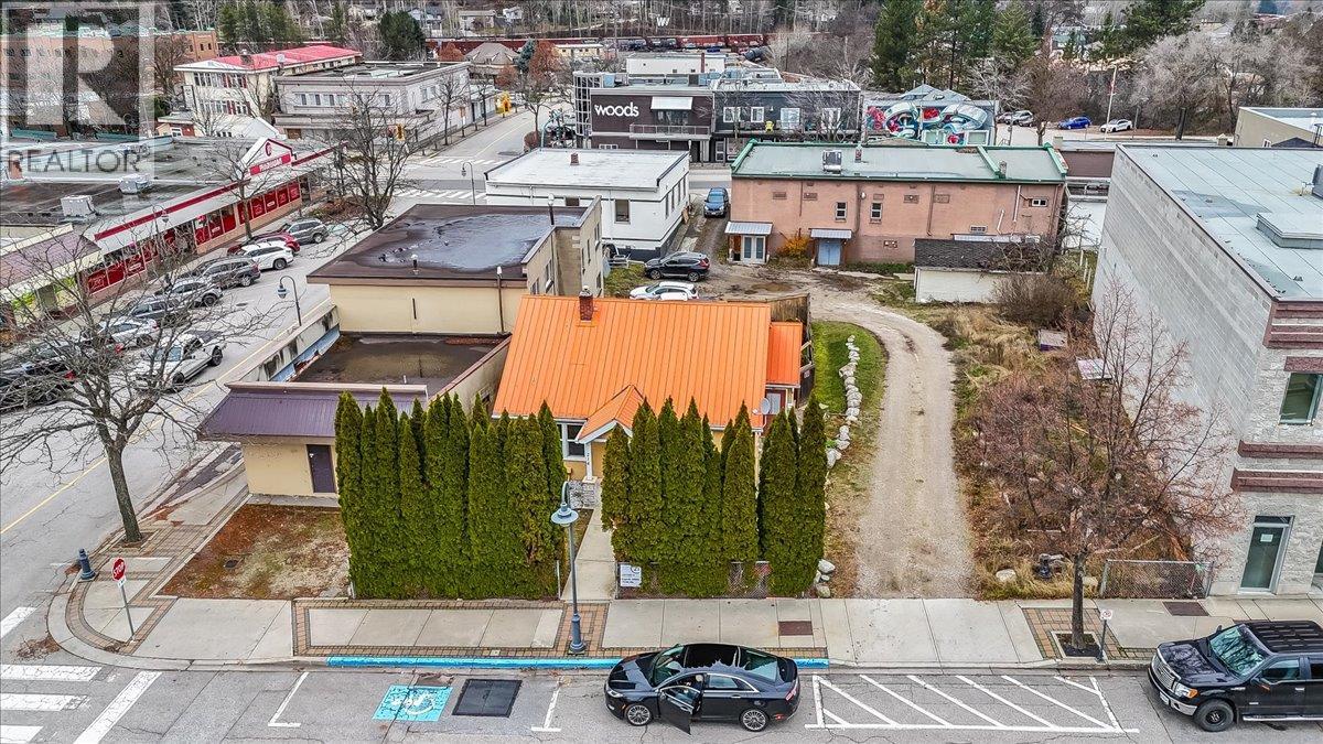  214 11th Avenue, Castlegar