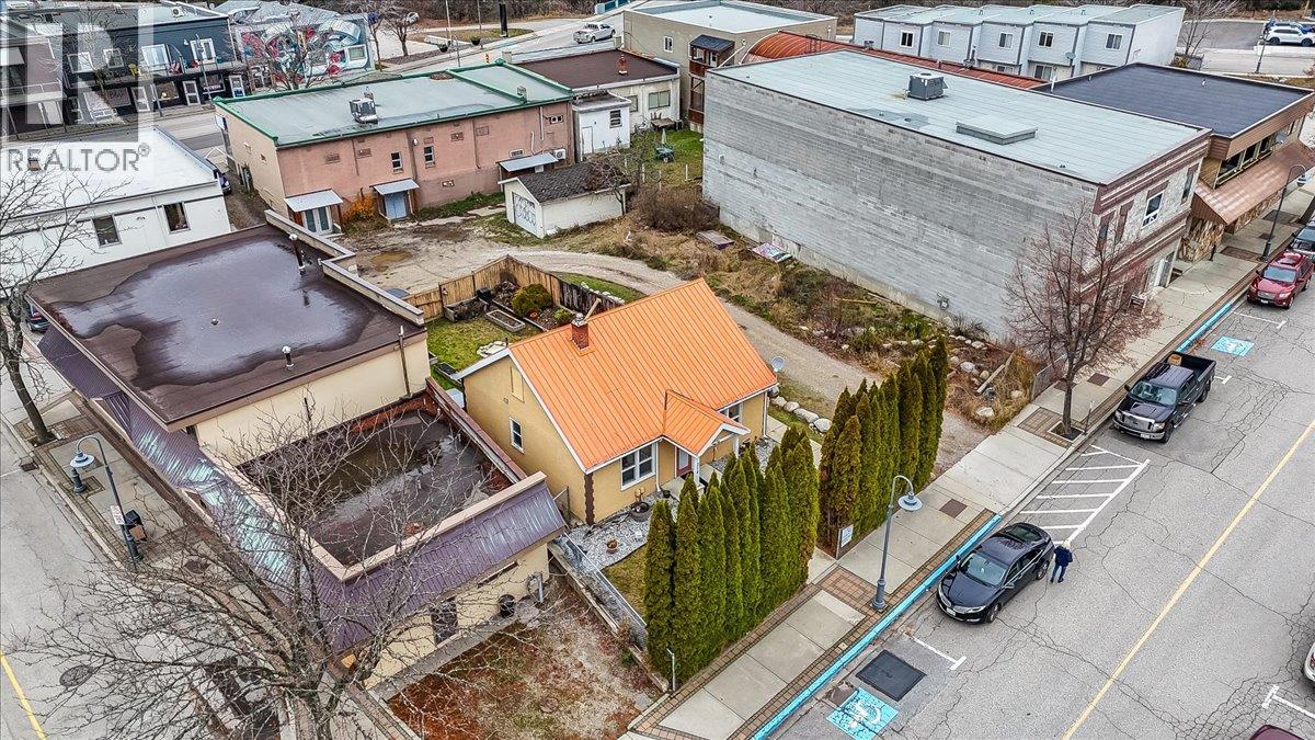  214 11th Avenue, Castlegar