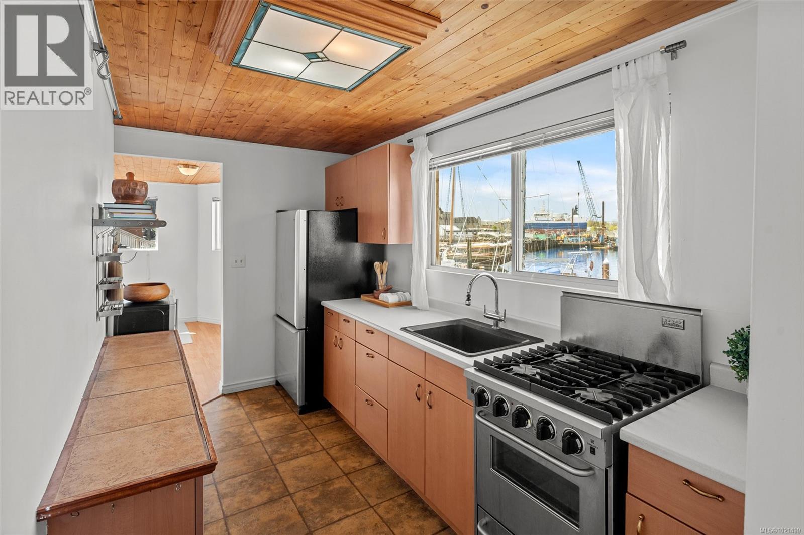 14 1810B Store St, Victoria